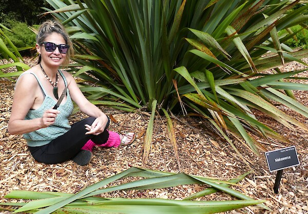 Linda Lee, Ōtari Raranga Weavers